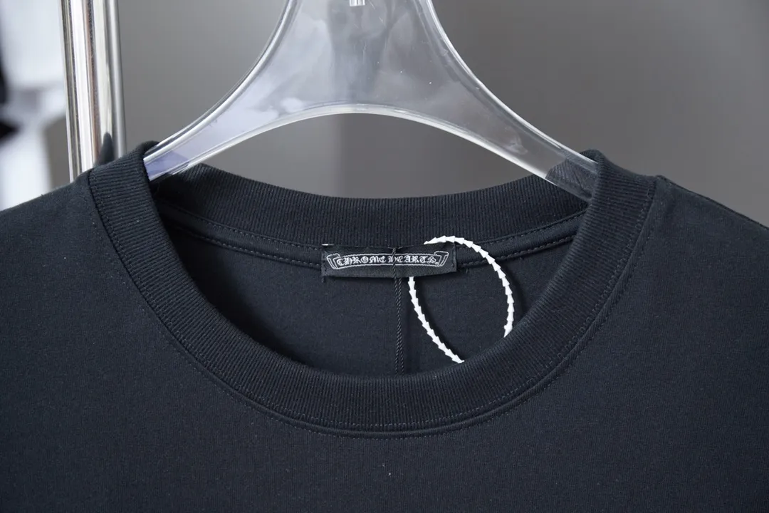 🅿️220 Ch*ome Hearte 25SS early spring new style, appliqué embroidered heart cross short sleeves, light luxury, essential item for daily commuting for men and women, correct version, welcome to compare, detailed features · 320g 100% pure cotton double yarn jersey fabric · Custom dyed in the same vat, special thickened 32 pieces double-strand 1X1 thread · Imported Tajima machine embroidery tatami embroidery ➕This cloth patch embroidery · Collar, cuffs, and hem are hand-frayed · Double-needle stitching across seams · Original main mark, washed tag, branded moisture-proof paper packaging Color: Black/White/Pink Size: S/M/L/XL